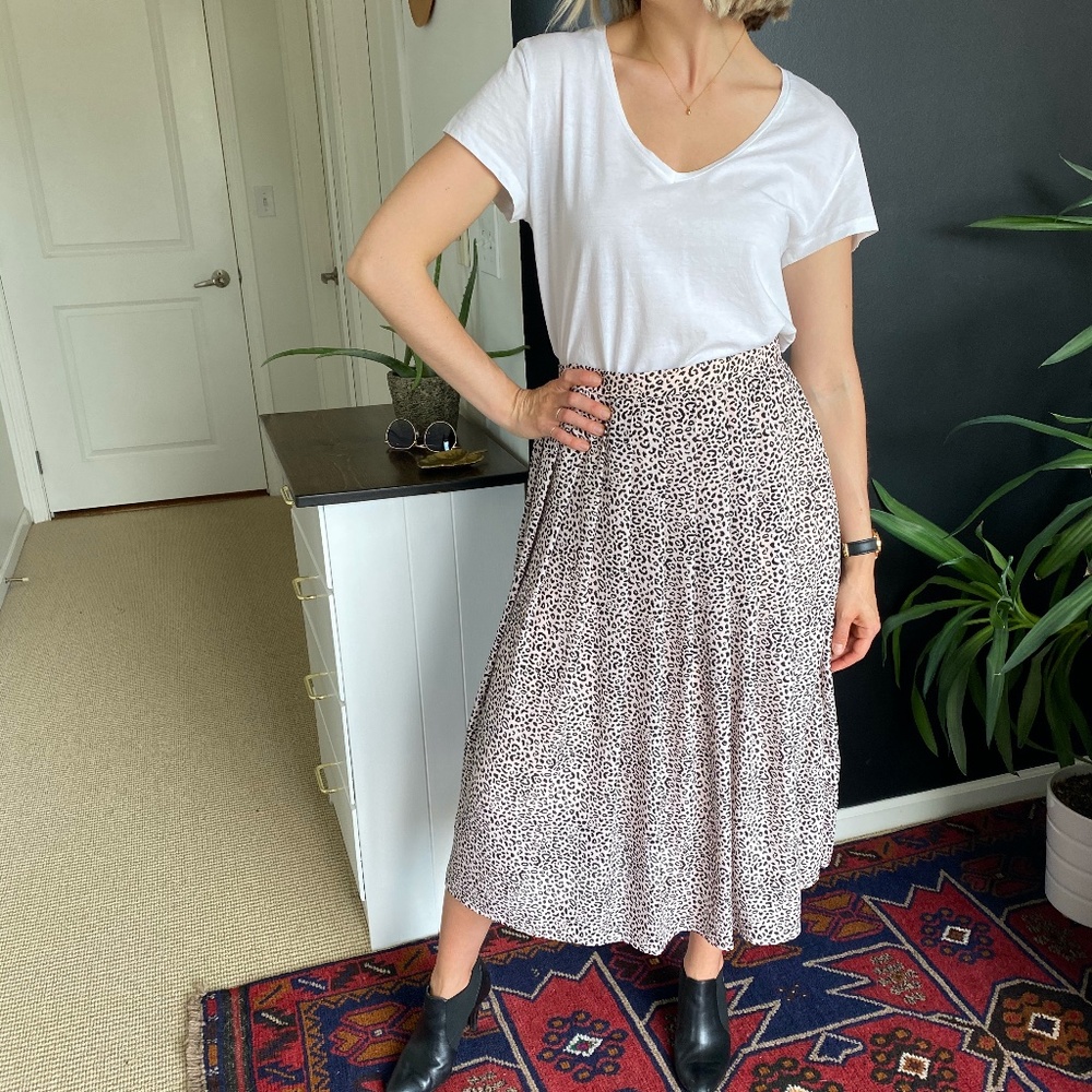 Leopard Print Pleated Chiffon Midi Skirt